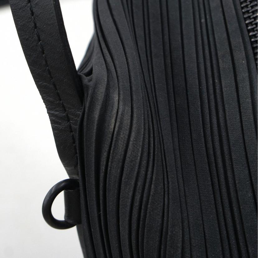issey miyake イッセイミヤケ/2wayハンドバッグ/プリーツプリーズ/PP55AG551//7574090/ABランク/93