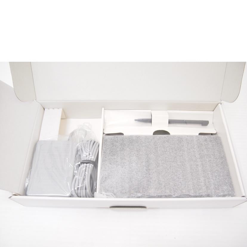 nintendo 任天堂/DSi本体レシラム・ゼクロムエディション(ブラック)/TWL-S-PBBRB//tjh111914906/Aランク/88