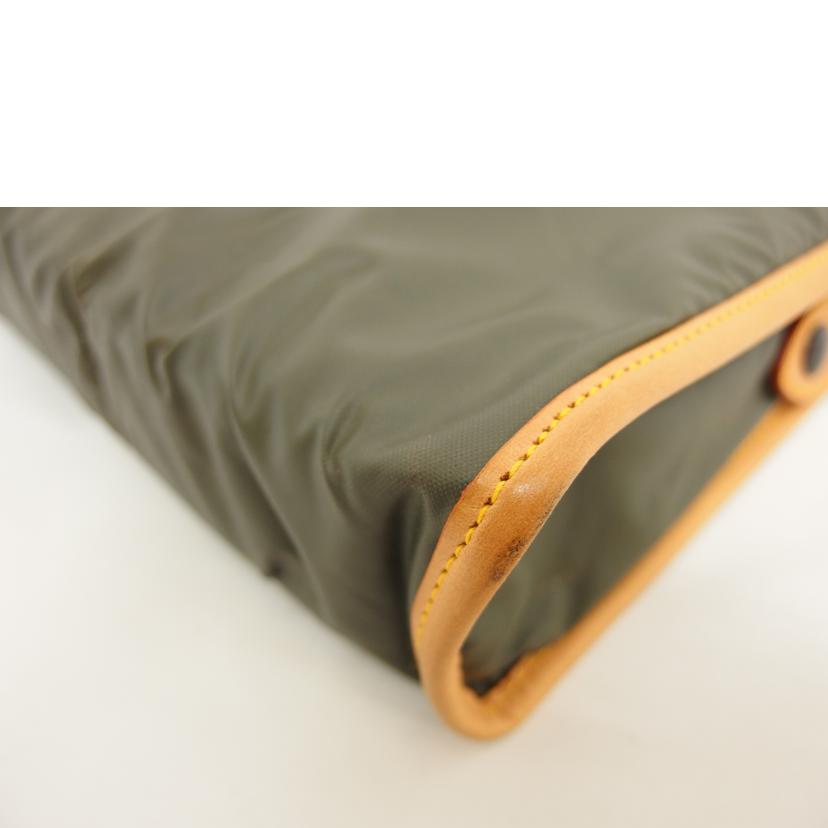 HUNTING WORLD ハンティングワールド/ナイロンクラッチバッグ/セカンドバッグ/カーキ//1・I********/ABランク/04