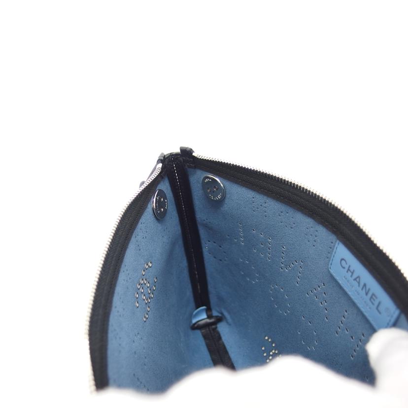 CHANEL シャネル/ココマークパンチングレザークラッチバッグ/ブラック/シルバー金具//273*****/Aランク/04