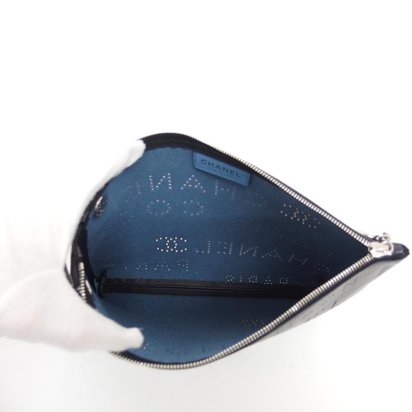 CHANEL シャネル/ココマークパンチングレザークラッチバッグ/ブラック/シルバー金具//273*****/Aランク/04