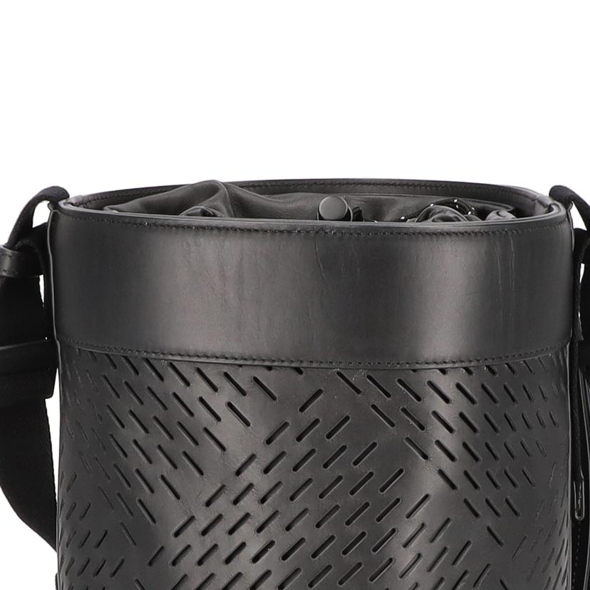 BOTTEGA VENETA ボッテガヴェネタ/パンチングレザーバケット型ショルダー/9264821109163//B07*******/Aランク/38