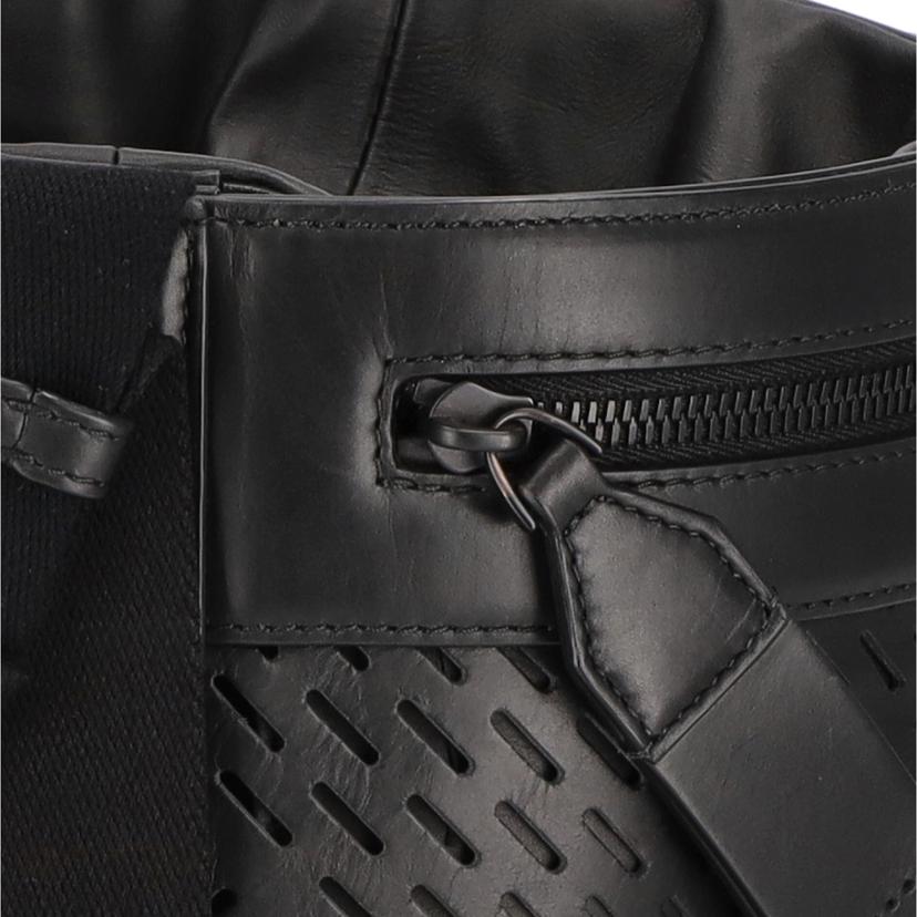 BOTTEGA VENETA ボッテガヴェネタ/パンチングレザーバケット型ショルダー/9264821109163//B07*******/Aランク/38