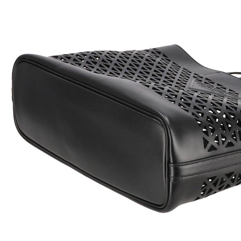 PRADA/パーフォーレーテッドバック/1BG503//Aランク/67