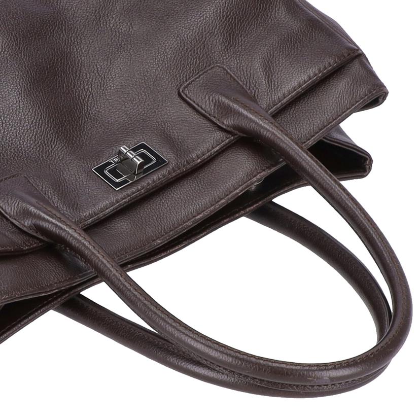 CHANEL シャネル/CHANELレザートート/ブラウン/ポーチ付//107*****/Bランク/75