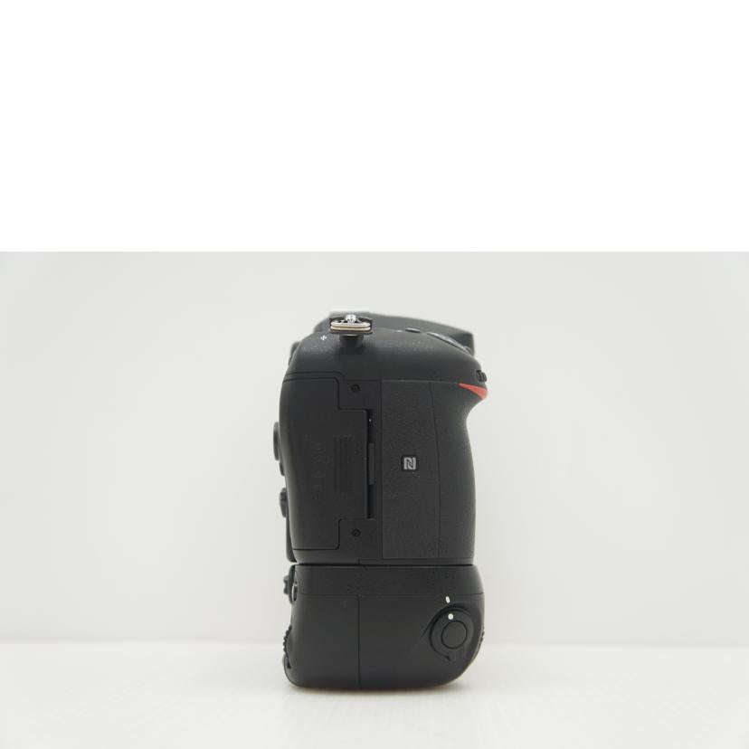 Nikon ニコン/デジタル一眼/D7200/MB-D15セット/D7200/MB-D15セット//2011159/Bランク/75