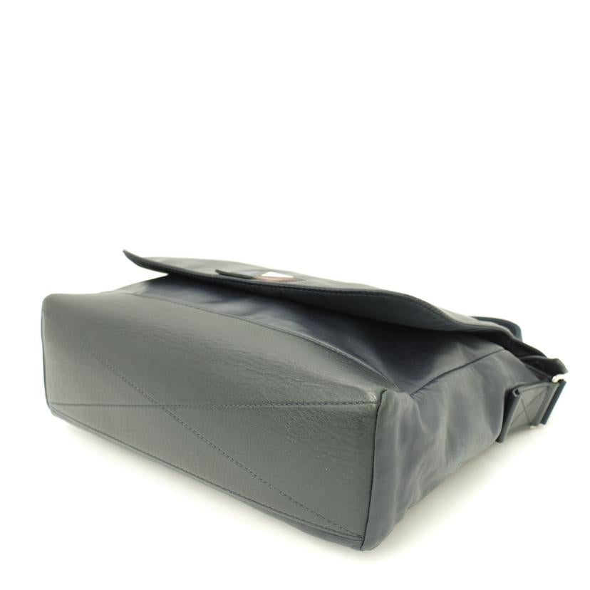 LOUIS VUITTON/Vラインクロスショルダー/ネイビー/M50443//DR4***/ABランク/69