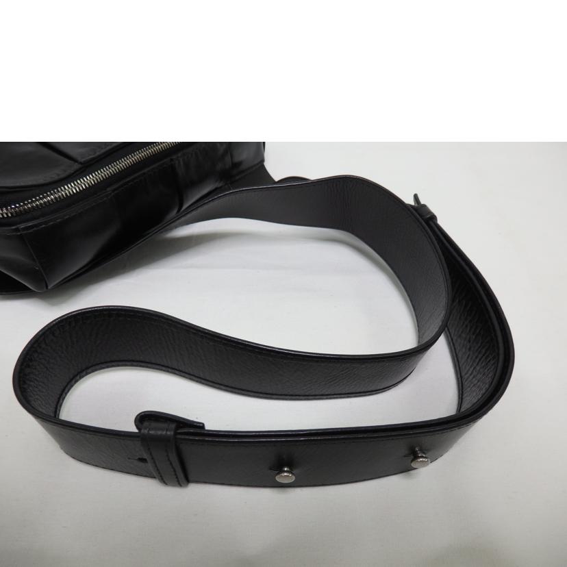 BOTTEGA VENETA ボッテガヴェネタ/カセット/スリングバッグ/マキシイントレチャート/ //P02*******/SAランク/84