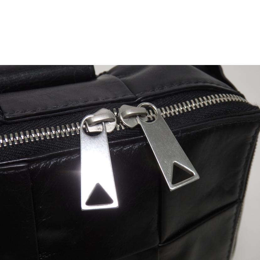 BOTTEGA VENETA ボッテガヴェネタ/カセット/スリングバッグ/マキシイントレチャート/ //P02*******/SAランク/84