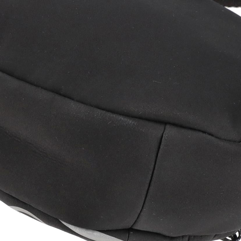 MONCLER モンクレール/カットベルトバッグ/H209A5M00005 1574//Aランク/81