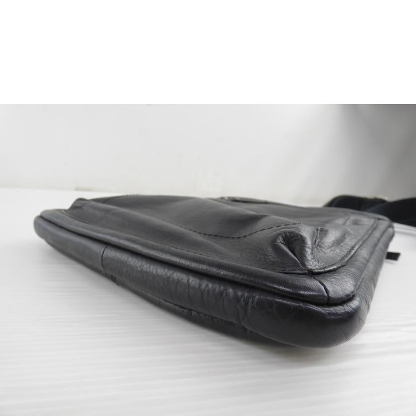 BARNEYS NEWYORK バーニーズニューヨーク/レザーショルダー//Aランク/64
