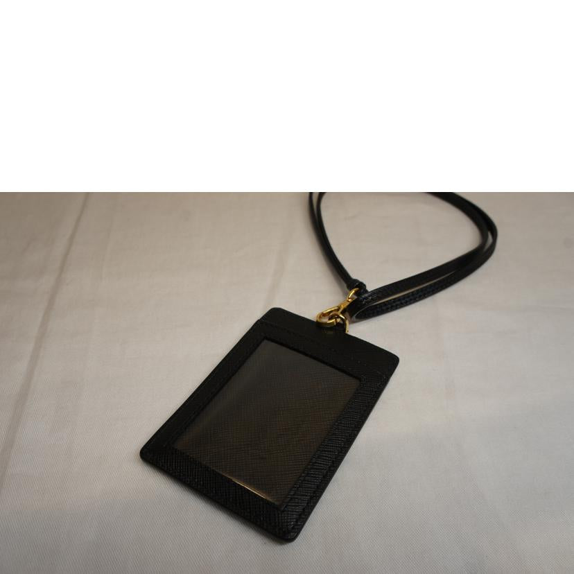 PRADA プラダ/サフィアーノレザーパスケース/ネームホルダー/1MC007//230H/SAランク/92