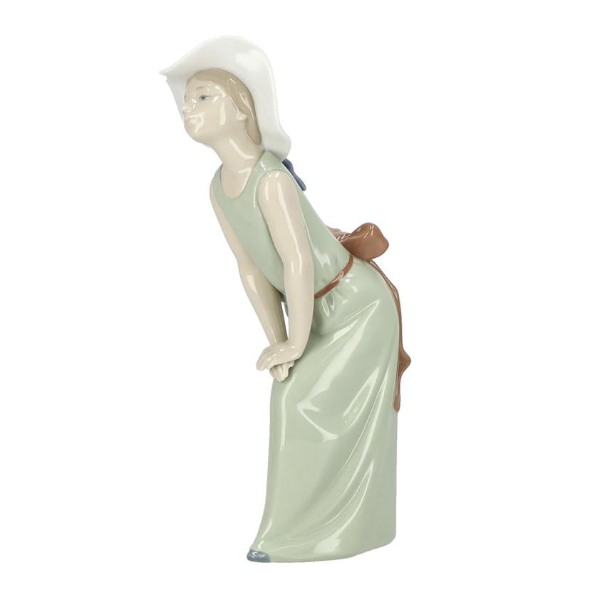 LLADRO リヤドロ/鏡の前で(若草色)/5009//ABランク/42