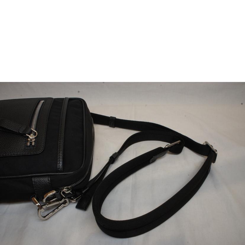 GIORGIO ARMANI ジョルジオアルマーニ/ナイロンショルダーバッグブラック//SAランク/92