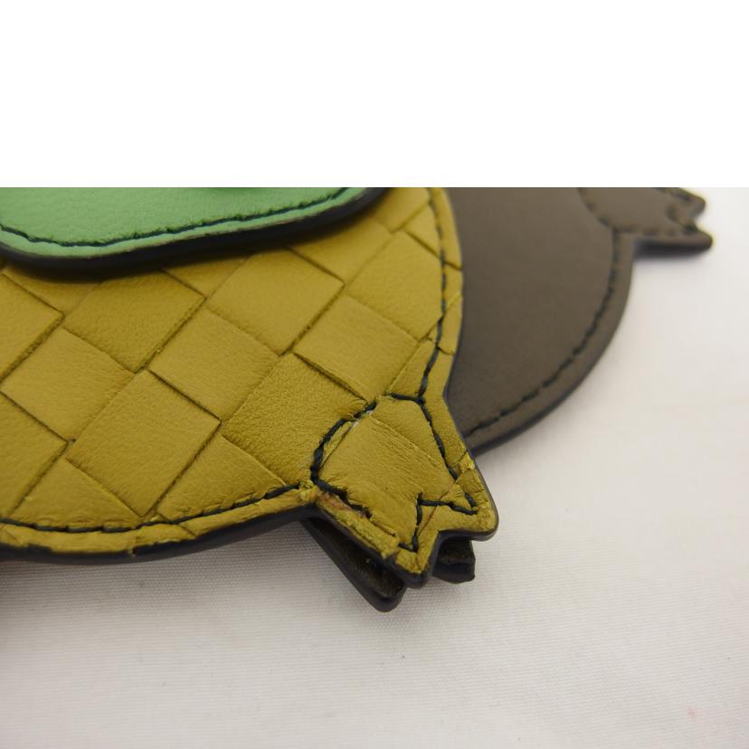 BOTTEGA ボッテガ/バッグチャーム/ぶた/イントレチャート マルチカラー//ABランク/04