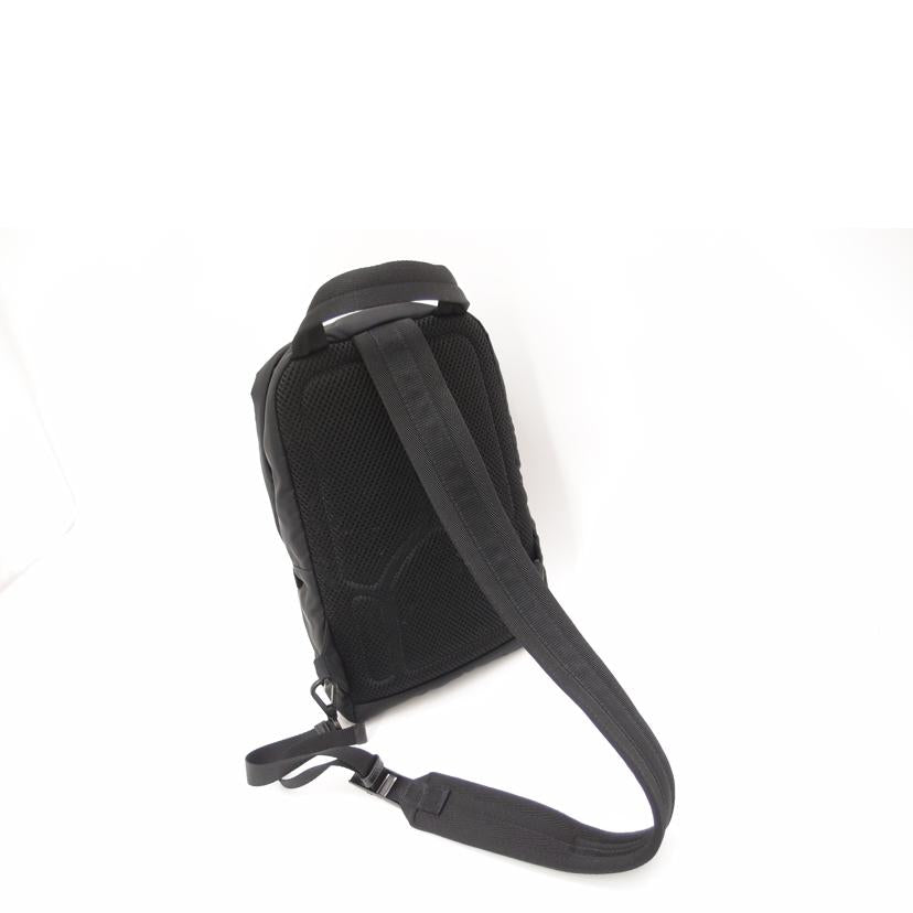 PRADA プラダ/ボディバッグ/ブラック/2VZ013//165/Aランク/69