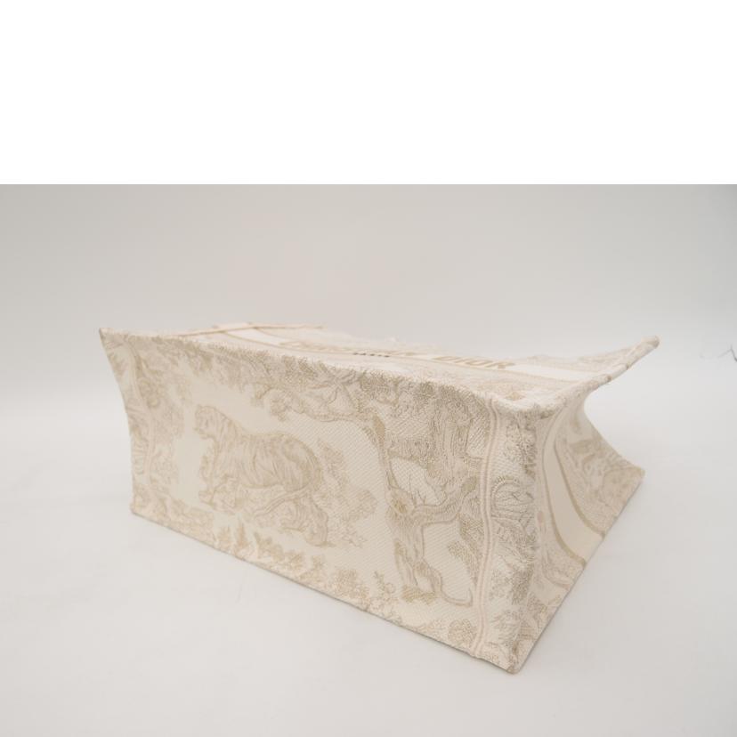 ChristianDior クリスチャンディオール/エンブロイダリーオブリークブックトートミディアム/M1296ZTQ0 //50-*******/SAランク/69