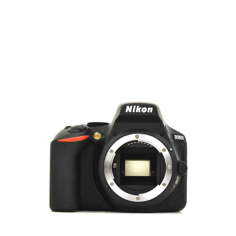 Nikon ニコン/デジタル一眼/D5600 Wズームキット//2125230/ABランク/75