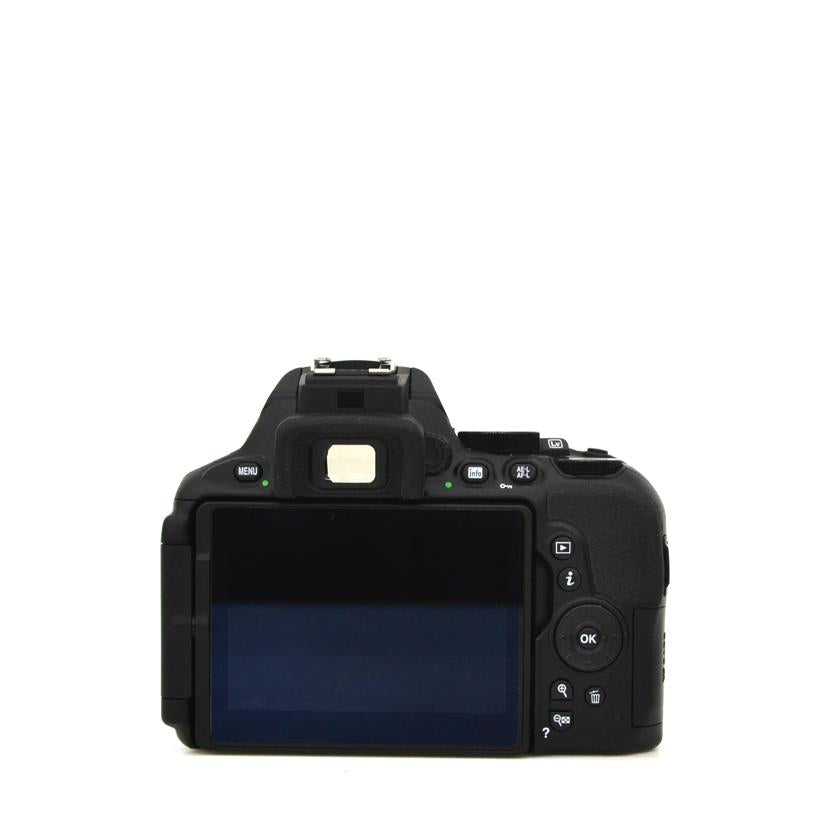 Nikon ニコン/デジタル一眼/D5600 Wズームキット//2125230/ABランク/75