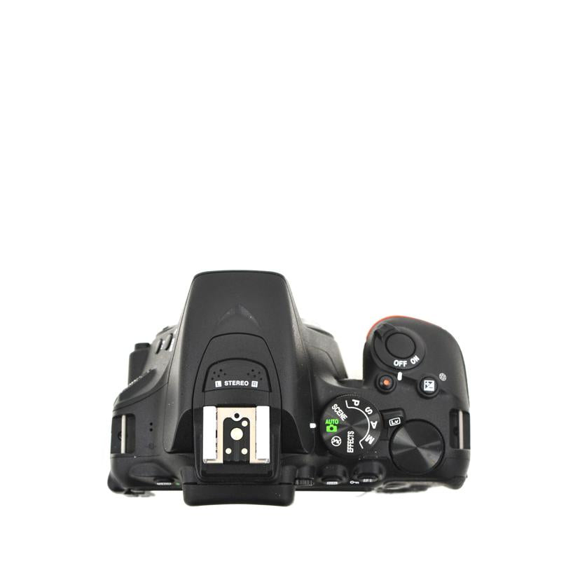 Nikon ニコン/デジタル一眼/D5600 Wズームキット//2125230/ABランク/75