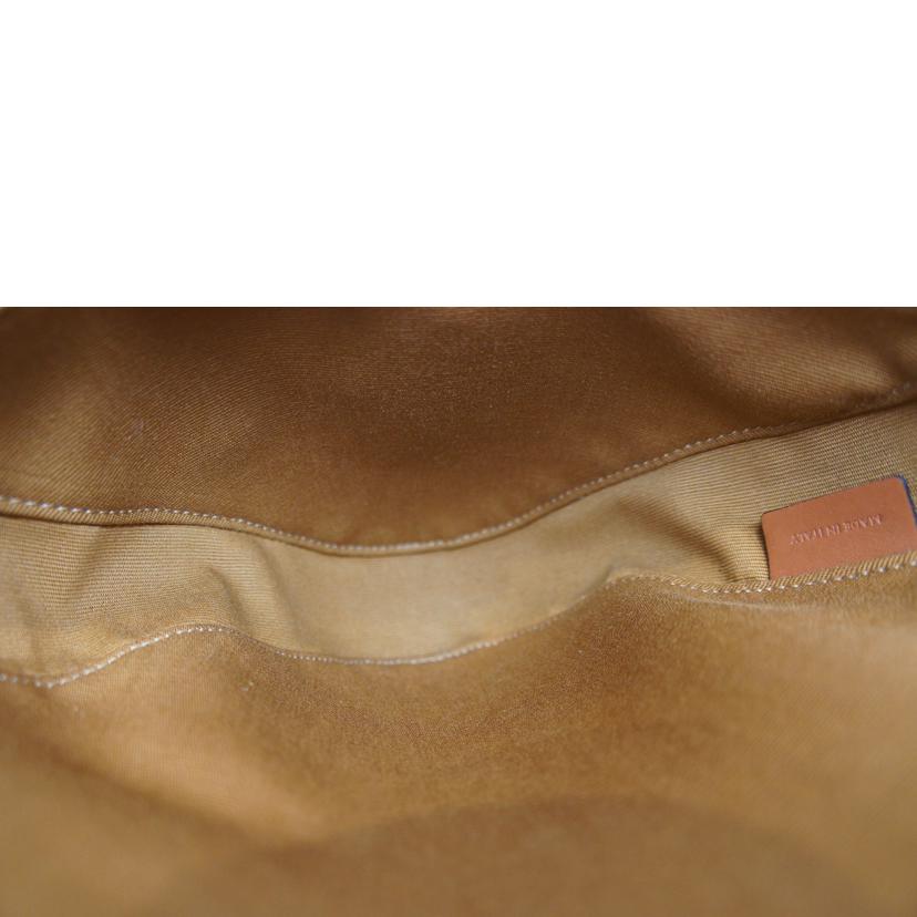 CELINE セリーヌ/トリオンフ/トライアングルショルダーポシェット//S-C******/SAランク/92