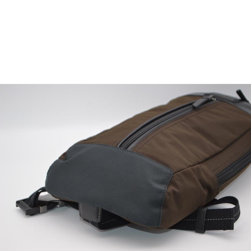 COACH コーチ/ヴァリックナイロンスリングレザーワンショルダー/F70692//A14**/Aランク/89