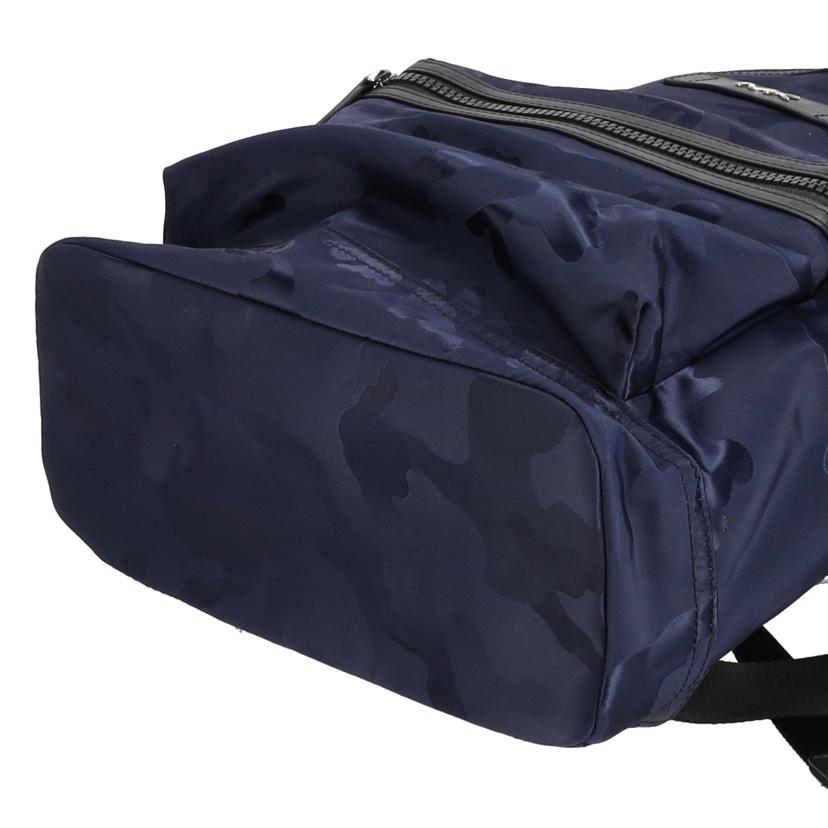 MICHAEL KORS マイケルコース/ケント カモフラージュ柄バックパック/37S0LKNB2U//Aランク/09