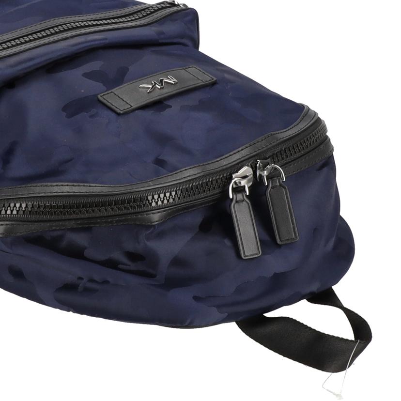 MICHAEL KORS マイケルコース/ケント カモフラージュ柄バックパック/37S0LKNB2U//Aランク/09