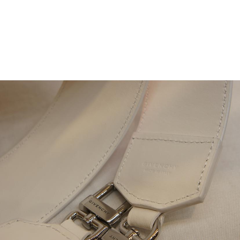 GIVENCHY ジバンシー/ショルダーストラップハートプリント//SAランク/92