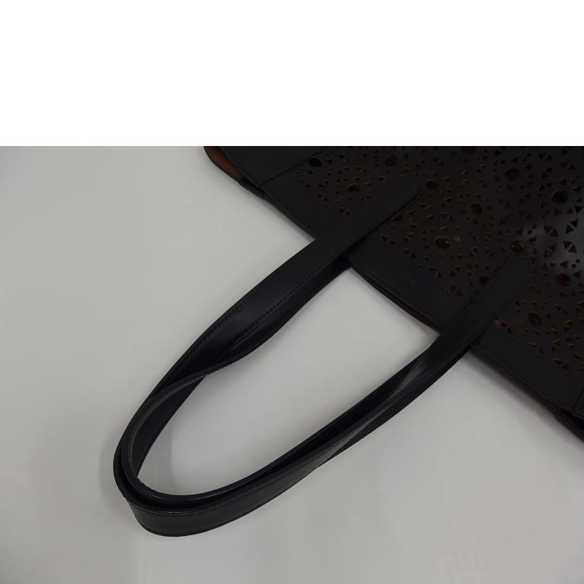 Max Mara マックスマーラー/Max Mara パンチング加工レザートートバック/ブラック//ABランク/82