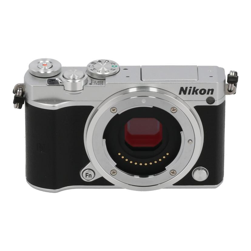 Nikon ニコン /ミラーレス一眼 ダブルレンズキット/Nikon1 J5 ダブルレンズキット//23060939/Bランク/67