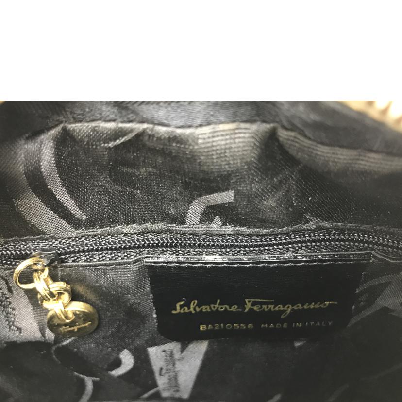 Ferragamo フェラガモ/ヴァラ ポシェット スェード ショルダーバッグ/BA2105556//Bランク/51