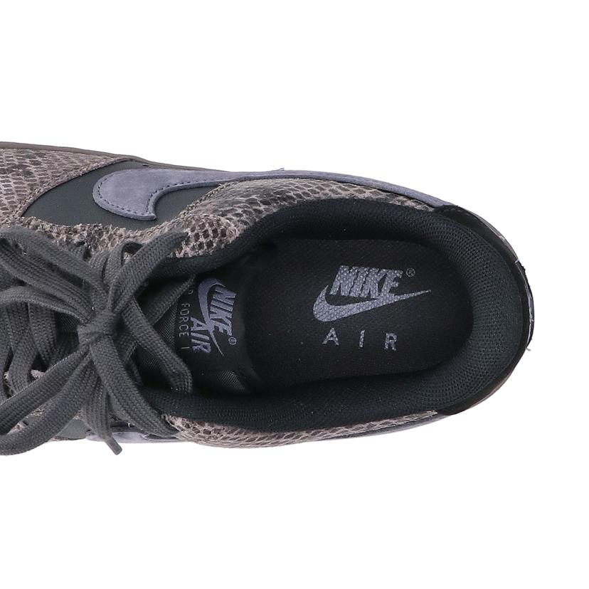 NIKE ナイキ/AIR FORCE 1 07 LV8/HF2898 001//Sランク/93