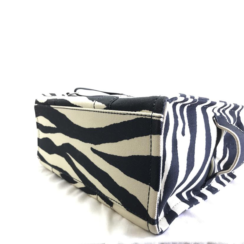 MARC JACOBS マークジェイコブズ/トートバッグ ホワイト×ブラック//ABランク/51