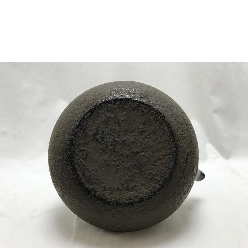 及春鋳造所 及春鋳造所/南部鉄瓶 雲竜型 1.3L//Sランク/51