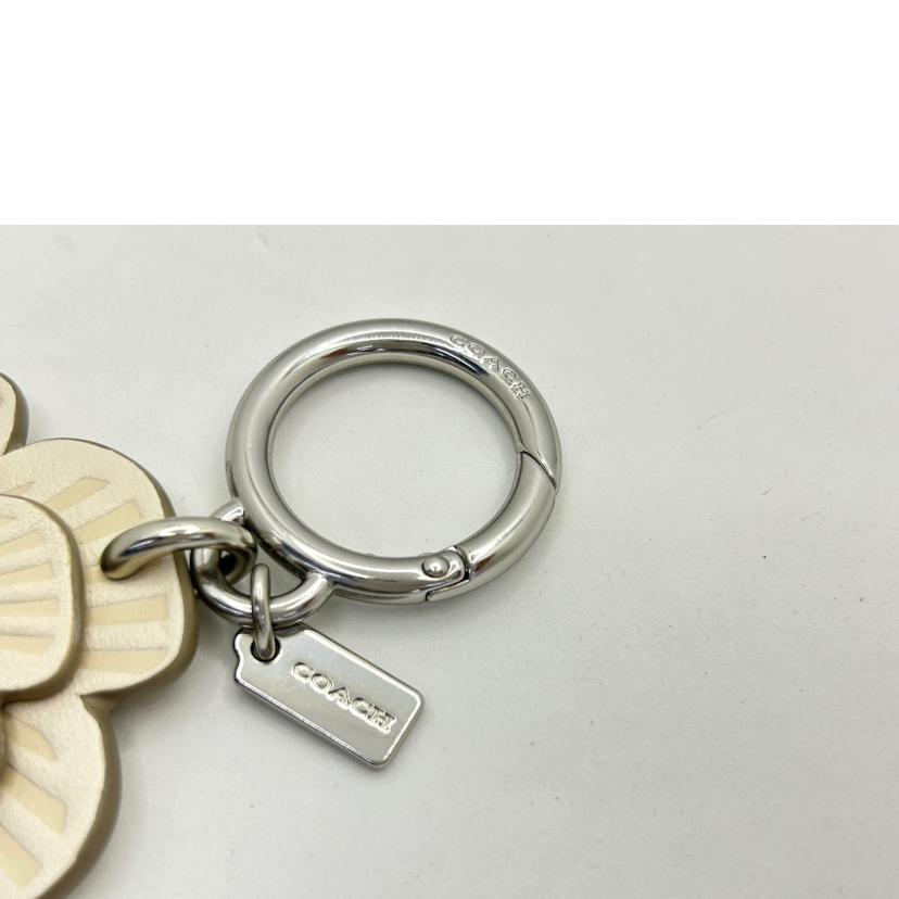 COACH コーチ/コーチ/ティーローズバックチャーム/白//SAランク/75