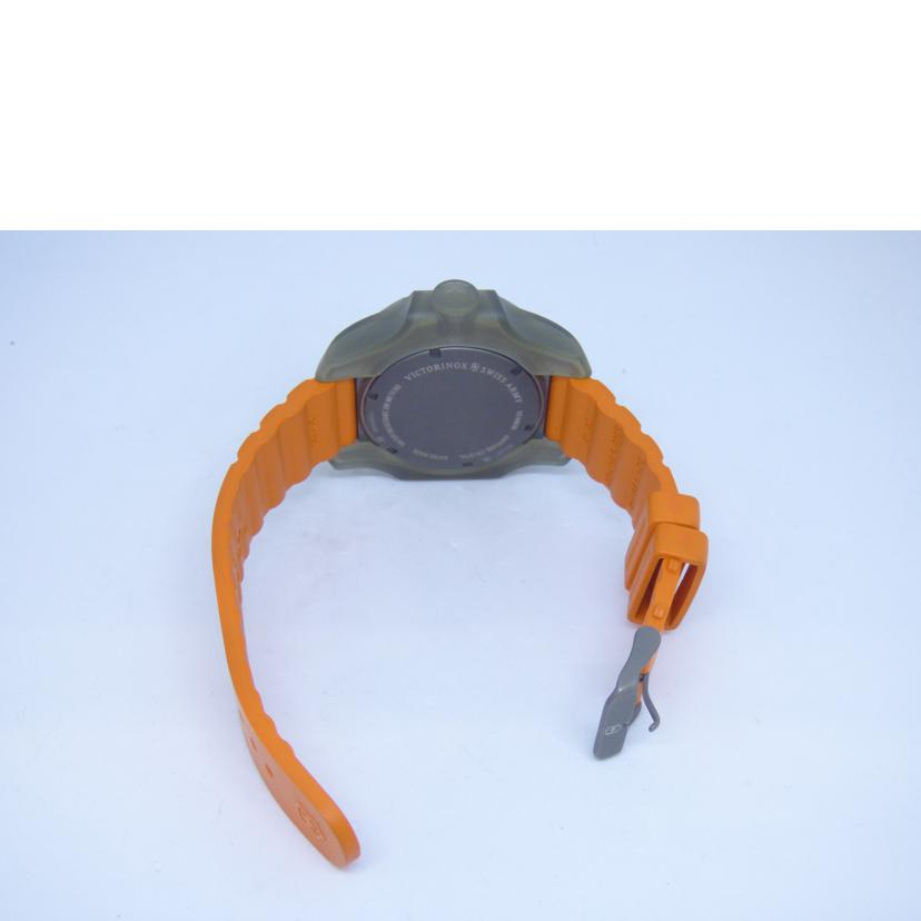 VICTRINOX ビクトリノックス/I.N.O.X.Titanium/クォーツ/241758//160******/Bランク/64