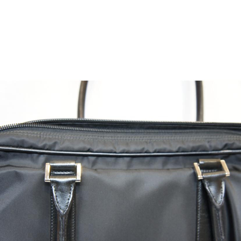 PRADA プラダ/ナイロンスクエアバッグブラック/VA0661//31/Aランク/92