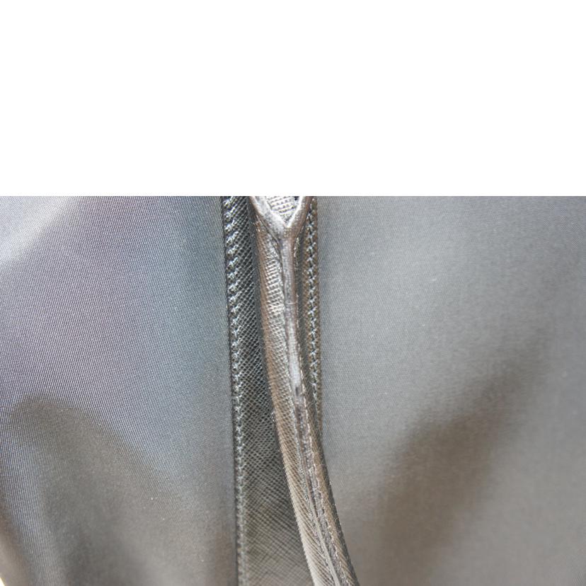 PRADA プラダ/ナイロンスクエアバッグブラック/VA0661//31/Aランク/92