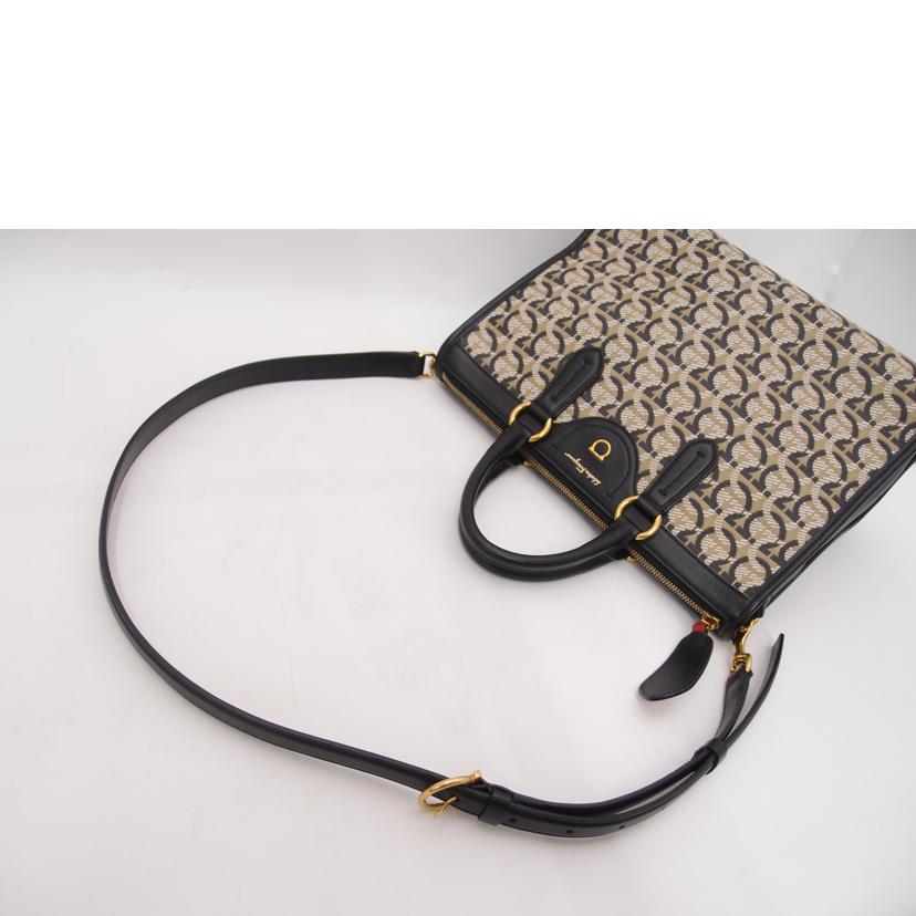 Ferragamo フェラガモ/ガンチーニ2wayハンド/ブラック /21 1074//Aランク/69