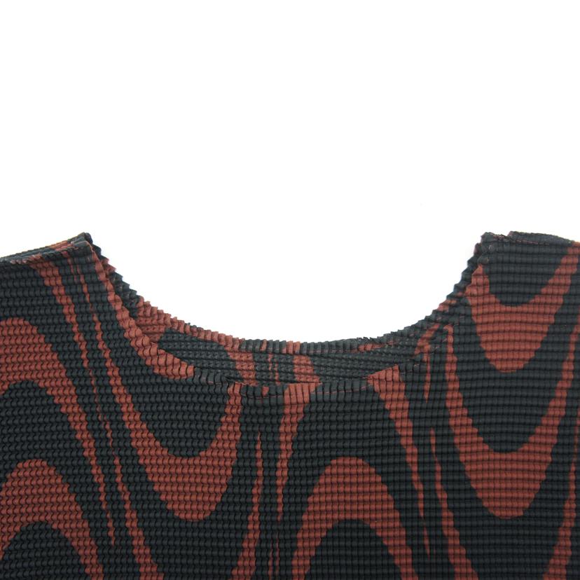 ISSEY MIYAKE イッセイミヤケ/イッセイミヤケ カットソー ブラウン//Bランク/78
