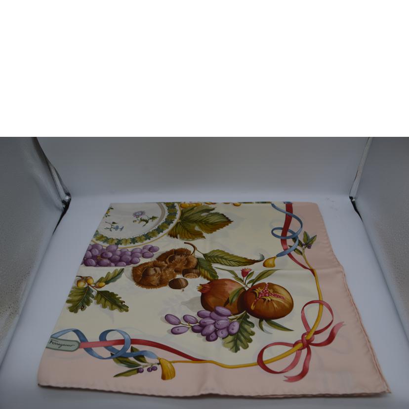 Ferragamo フェラガモ/フェラガモオータムフルーツシルクスカーフ//SAランク/89