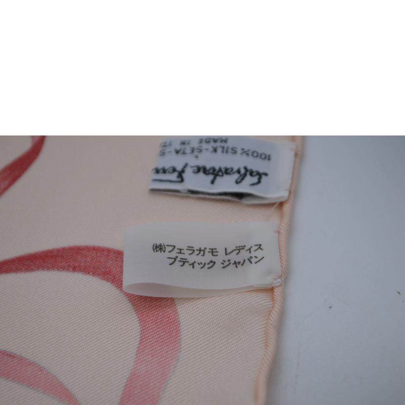 Ferragamo フェラガモ/フェラガモオータムフルーツシルクスカーフ//SAランク/89