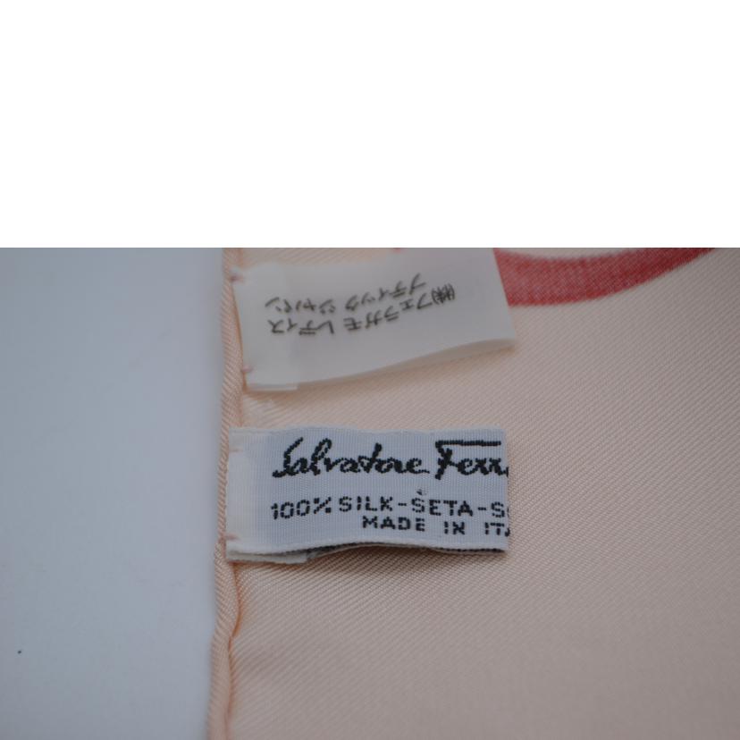 Ferragamo フェラガモ/フェラガモオータムフルーツシルクスカーフ//SAランク/89