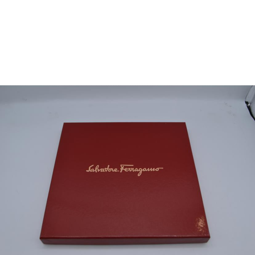 Ferragamo フェラガモ/フェラガモオータムフルーツシルクスカーフ//SAランク/89