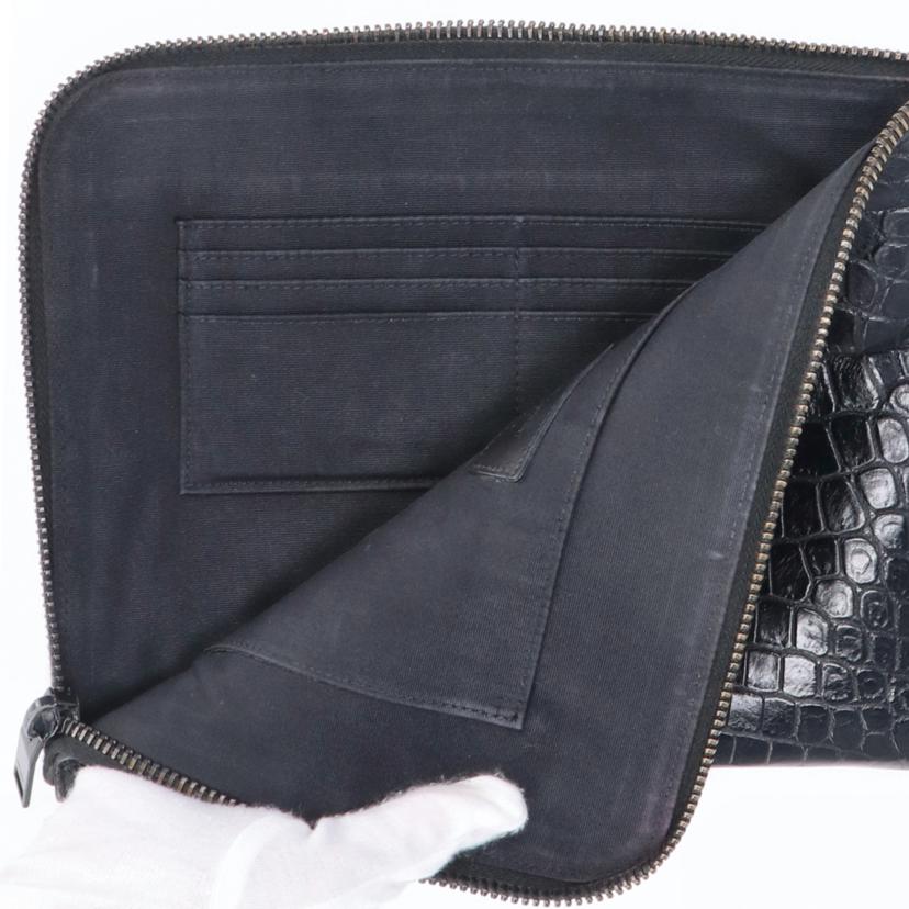 SAINT LAURENT サンローラン/エンボスレザークラッチバッグ/ブラック/479964DZEOU//GNC*****/ABランク/18