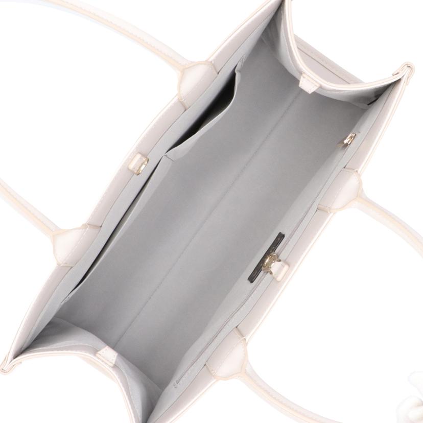 FURLA フルラ/NIOBE L Tote/ホワイト/WB01079//149***/ABランク/77