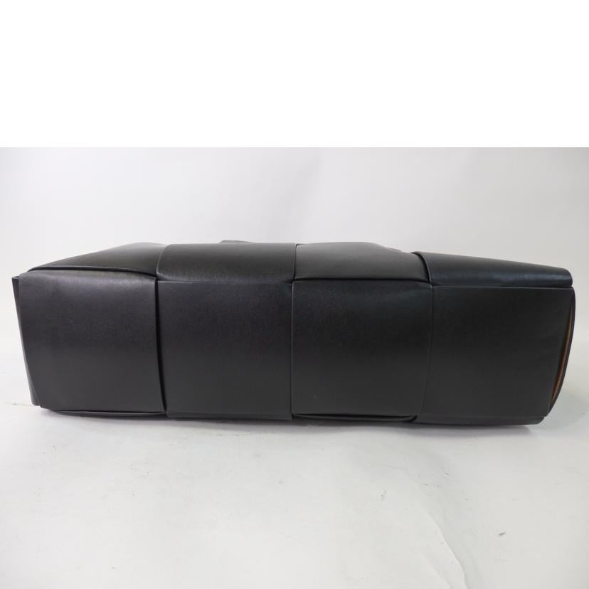 BOTTEGA VENETA ボッテガヴェネタ/ラージ アルコ トートバッグ/マキシイントレチャート/黒/608608VB1K0//B08*******/SAランク/84