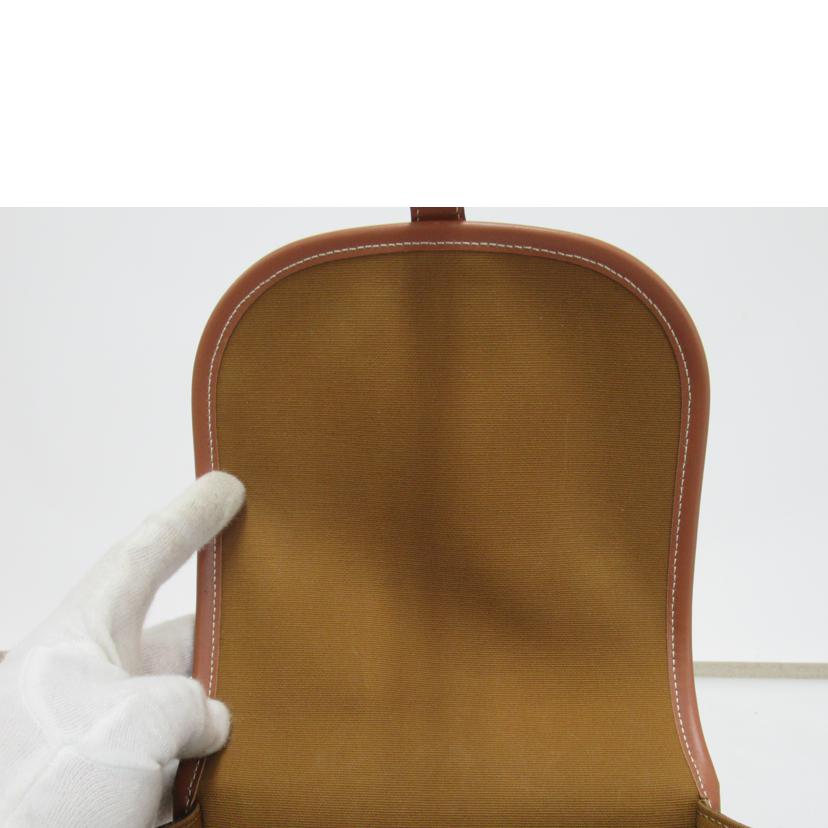 CELINE/ミディアムファルコショルダーバッグ//Aランク/63