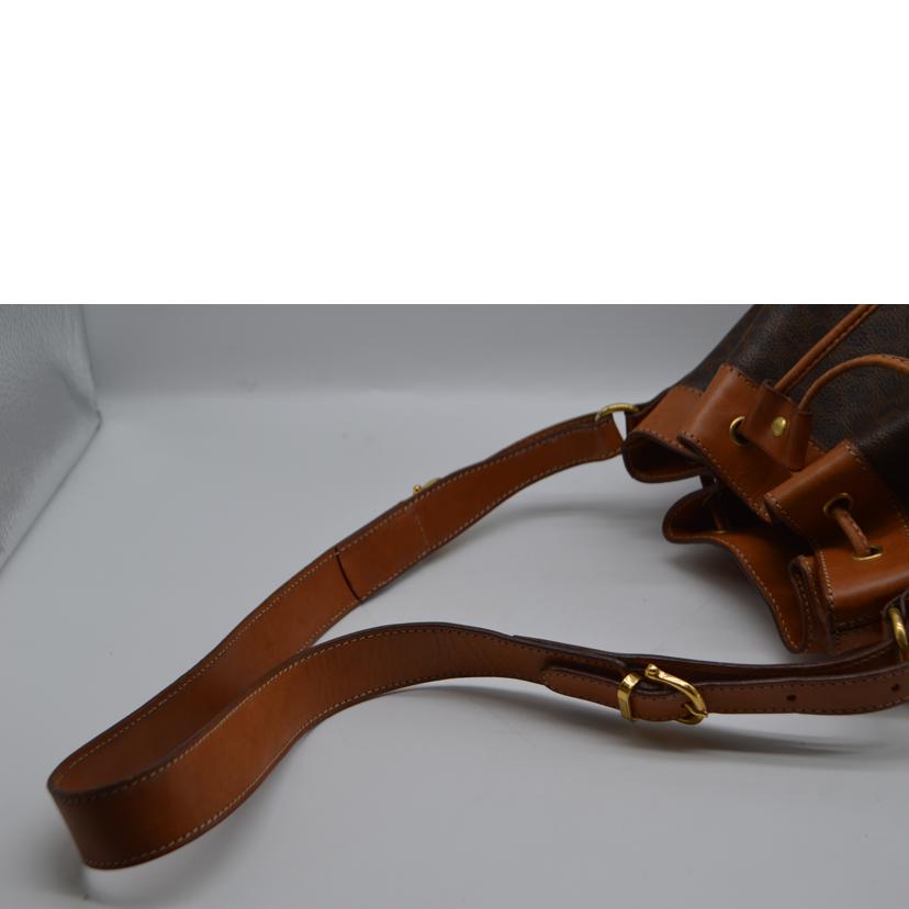 CELINE CELINE/マカダムラインドローストリングレザーショルダー//M94/Bランク/89